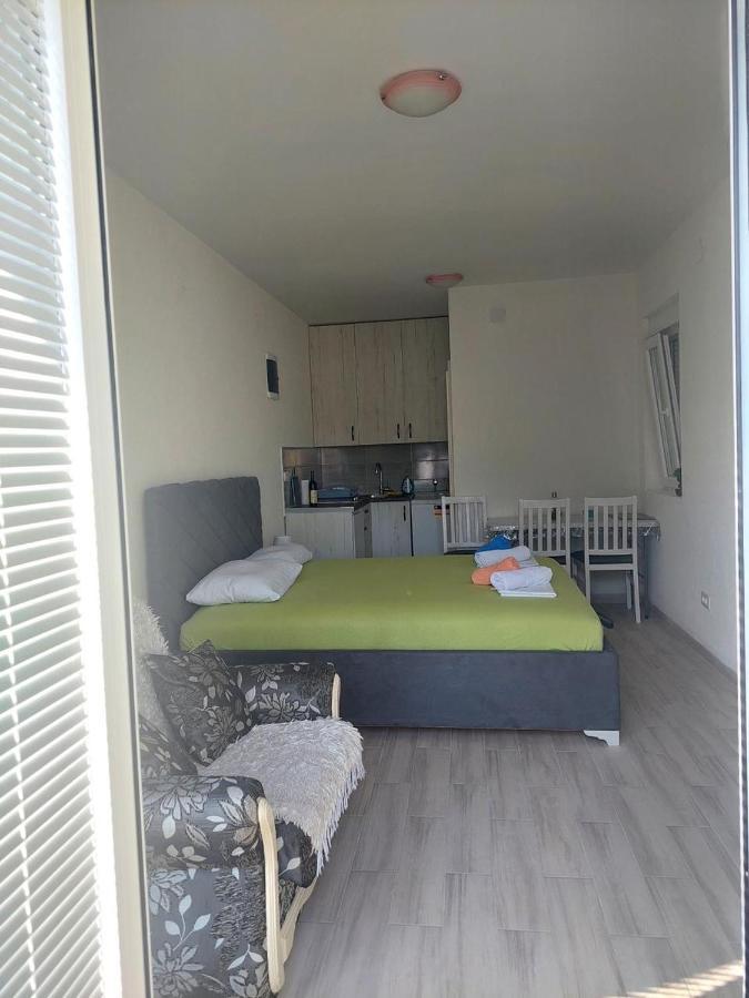 Apartment Iva Bijela Bagian luar foto