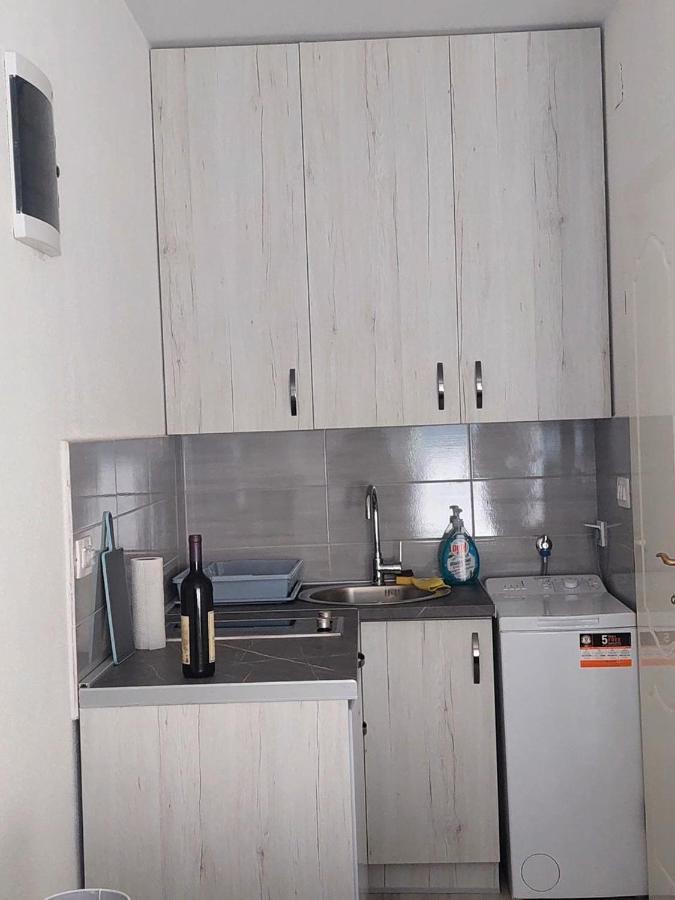 Apartment Iva Bijela Bagian luar foto