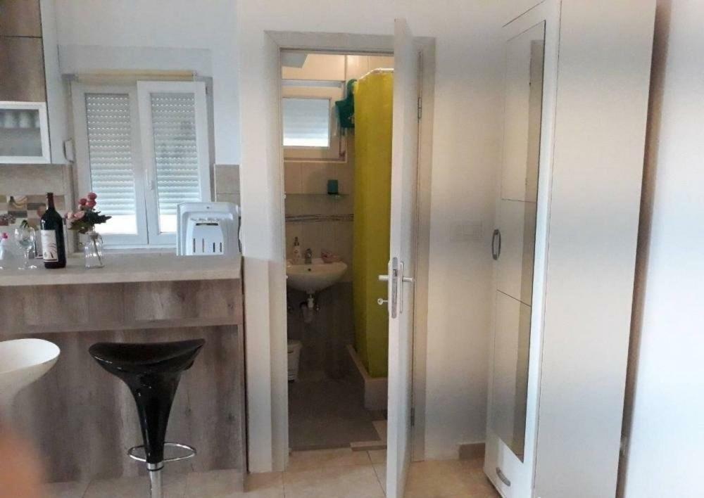 Apartment Iva Bijela Bagian luar foto